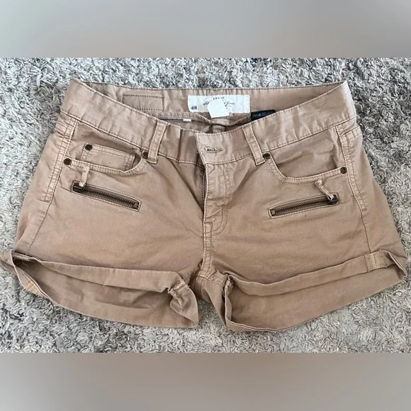 H&M Women's Cargo Shorts in Tan Size 6 - Picture 1 of 6